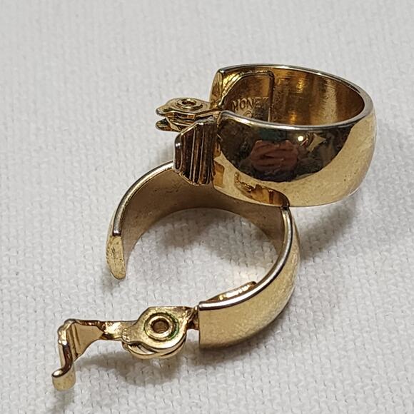 Wide Chunky Polished Gold Tone Earrings Hoop Huggie Leaver Back Monet Vintage - Picture 2 of 7